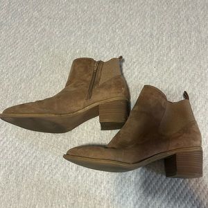 Universal Threads tan suede boots
